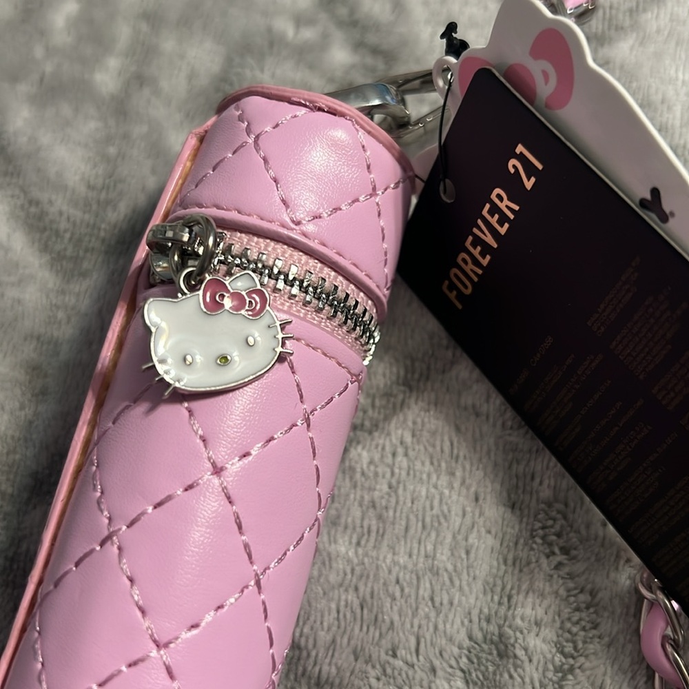 Hello kitty pink mini purse/ lipgloss holder with chain! - Picture 2 of 4